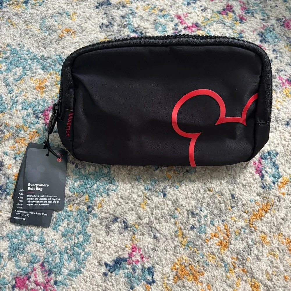 🖤❤️ Disney x Lululemon everywhere belt bag 1L NWT 🖤❤️ - Picture 2 of 4